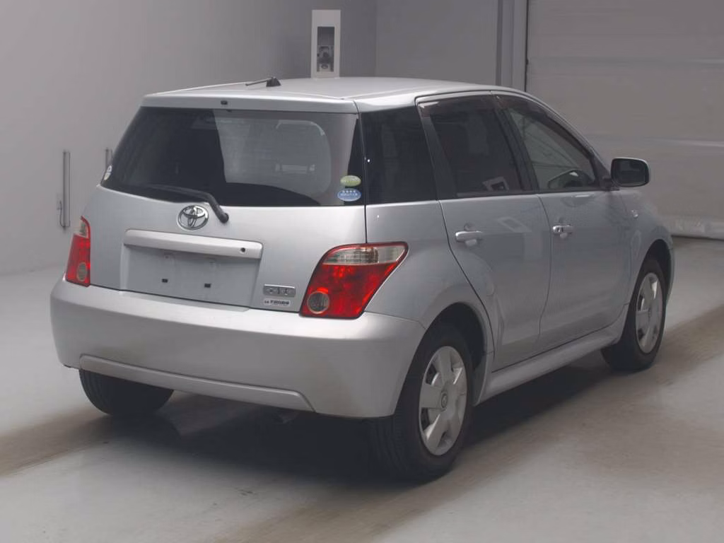 TOYOTA IST