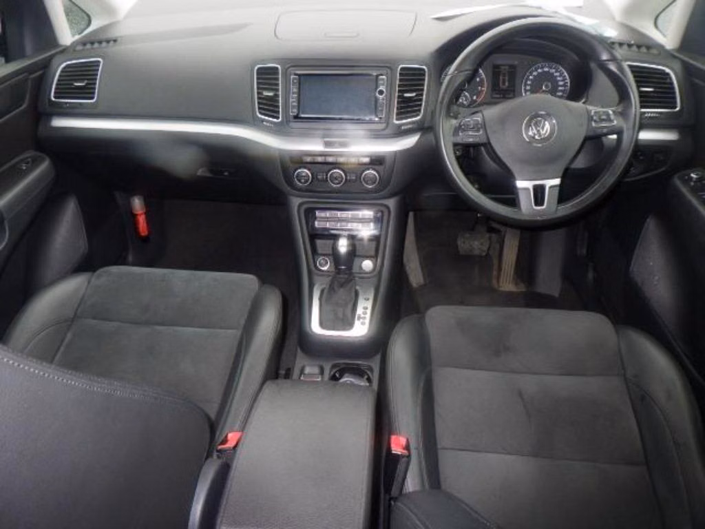 VOLKSWAGEN SHARAN