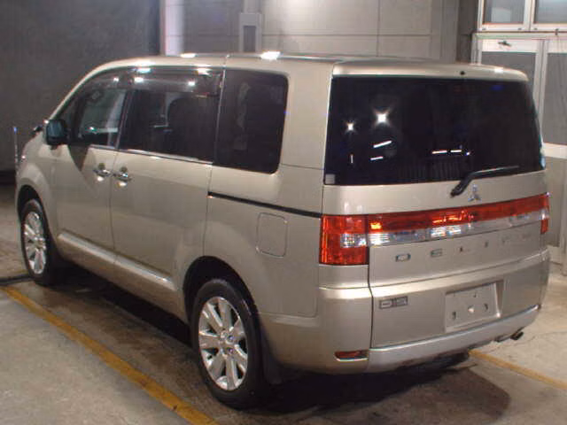 MITSUBISHI DELICA D:5