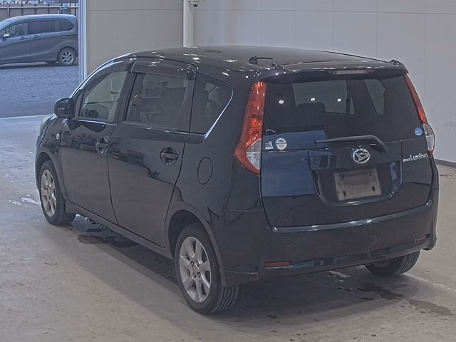 DAIHATSU BOON LUMINAS