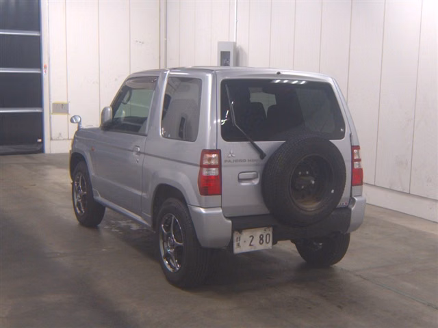 MITSUBISHI PAJERO MINI