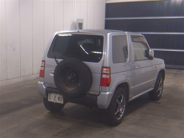 MITSUBISHI PAJERO MINI