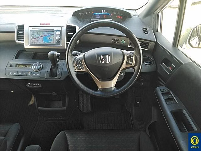 HONDA FREED SPIKE
