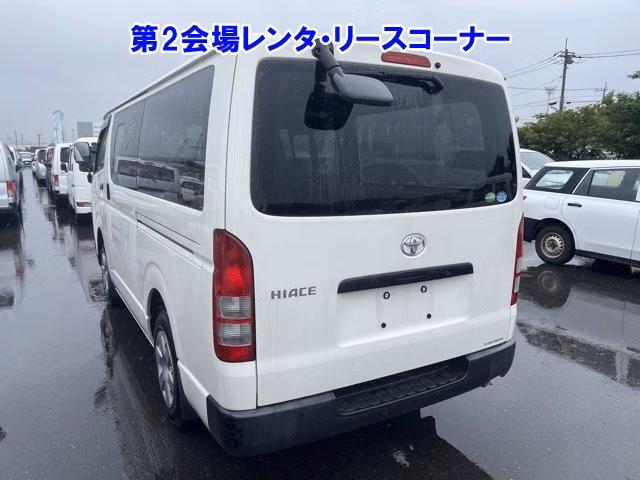 TOYOTA REGIUS ACE