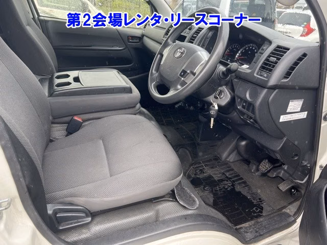 TOYOTA REGIUS ACE