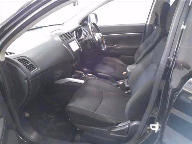 MITSUBISHI RVR