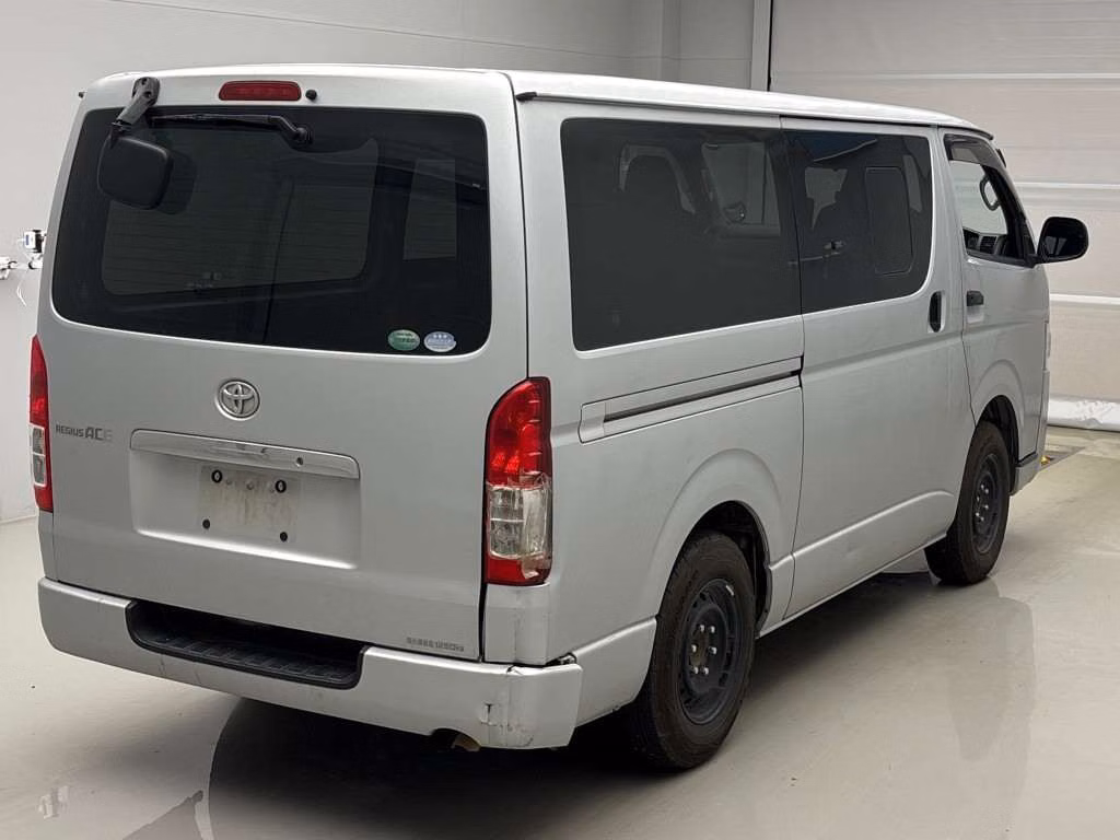 TOYOTA REGIUS ACE