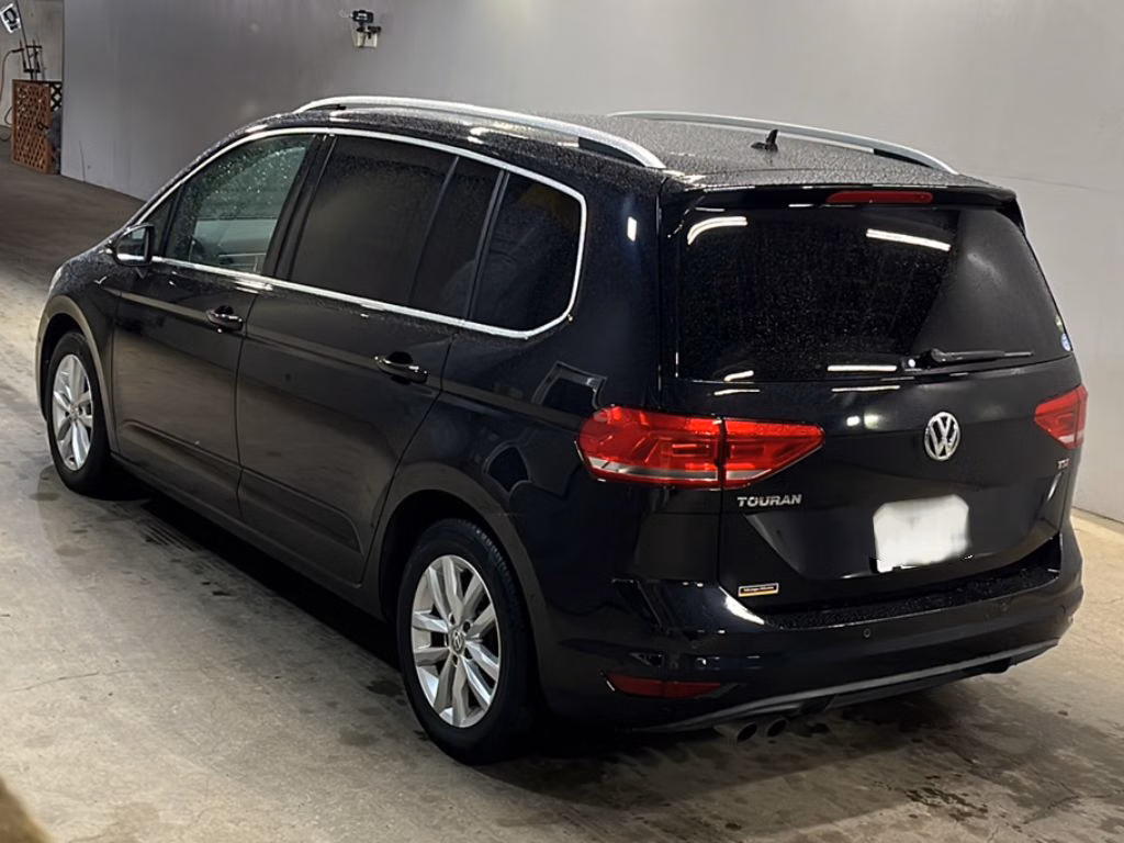 VOLKSWAGEN TOURAN