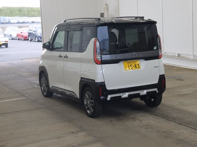 MITSUBISHI DELICA MINI