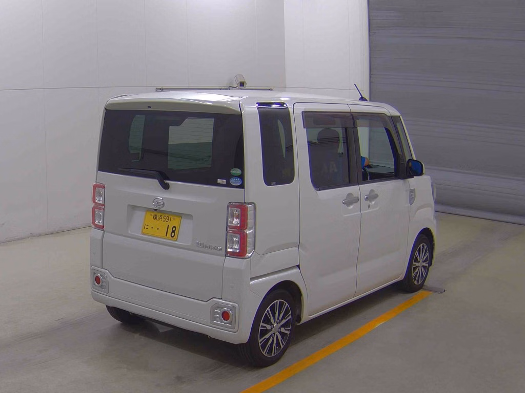 DAIHATSU WAKE