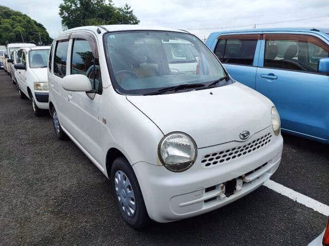 DAIHATSU MOVE LATTE