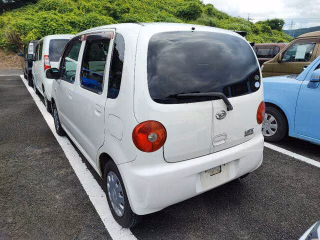 DAIHATSU MOVE LATTE