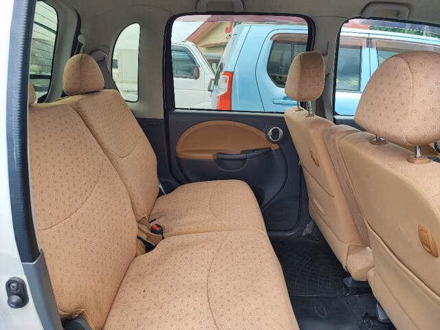 DAIHATSU MOVE LATTE