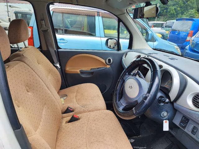 DAIHATSU MOVE LATTE