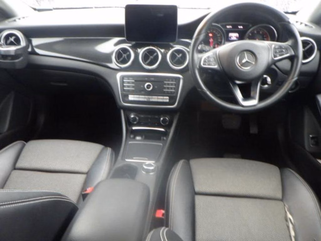 MERCEDES-BENZ CLA-CLASS