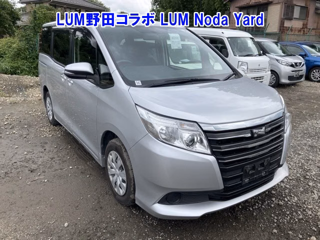 TOYOTA NOAH