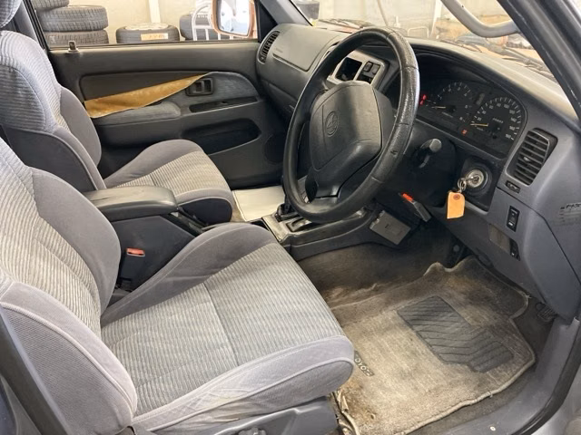 TOYOTA HILUX SURF