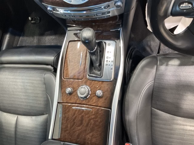 NISSAN FUGA