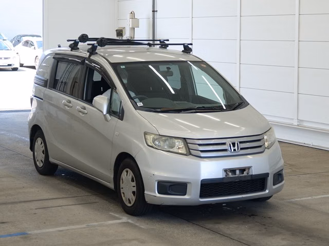 HONDA FREED SPIKE