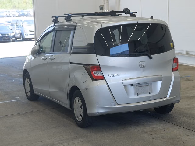 HONDA FREED SPIKE