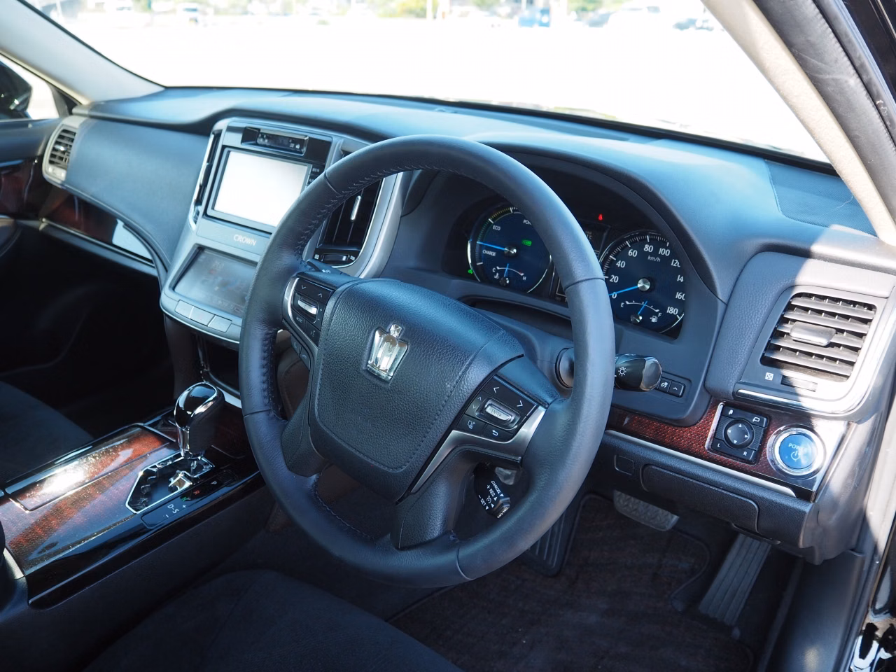 TOYOTA CROWN