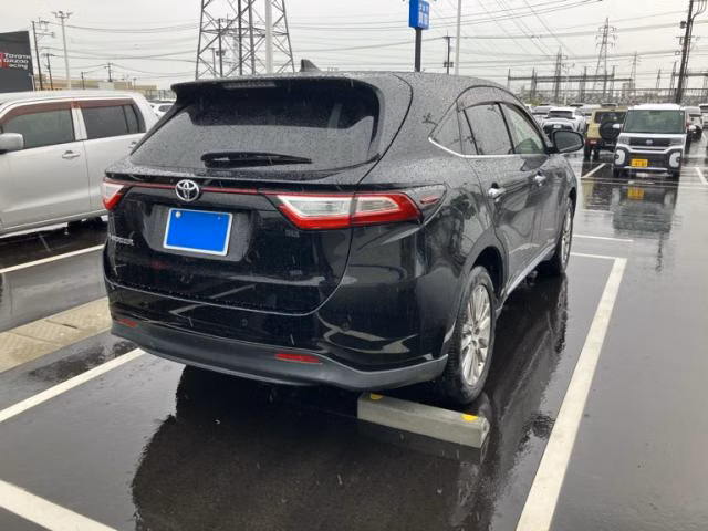 TOYOTA HARRIER