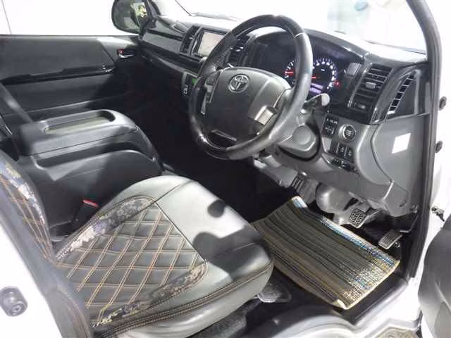 TOYOTA REGIUS ACE