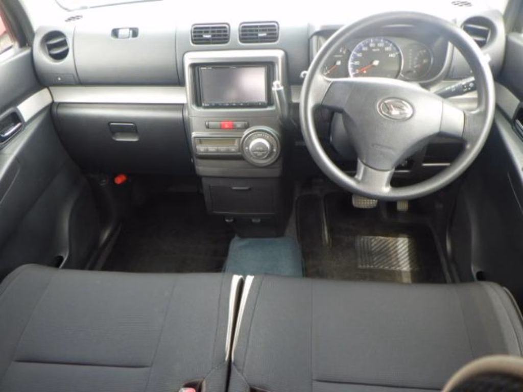 DAIHATSU MOVE CONTE