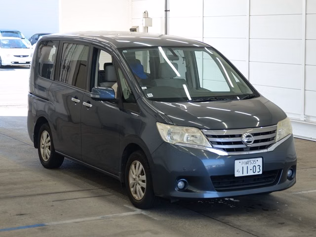 NISSAN SERENA