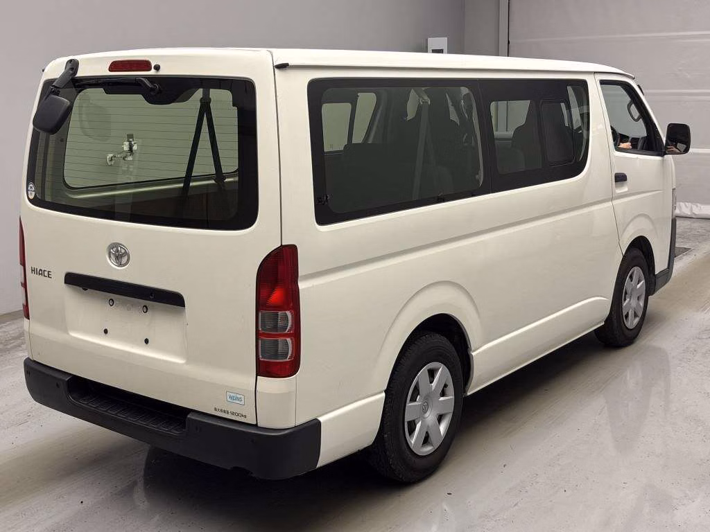 TOYOTA REGIUS ACE