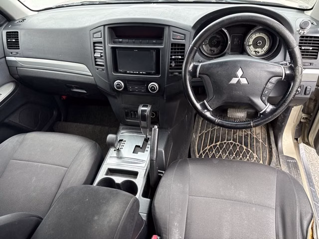 MITSUBISHI PAJERO