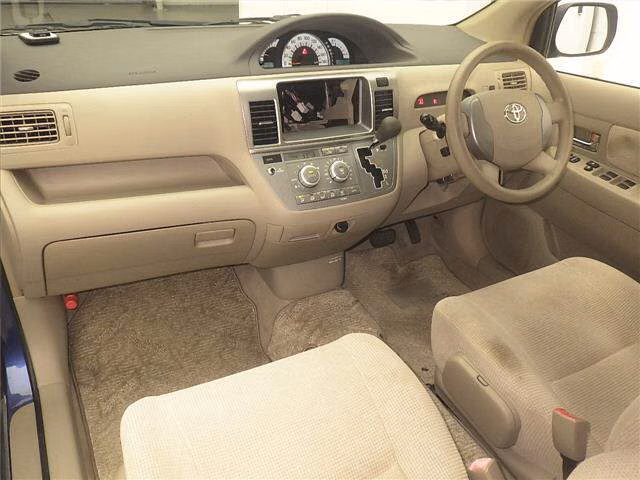 TOYOTA RAUM