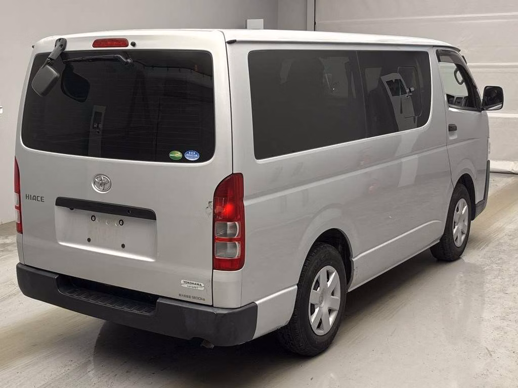TOYOTA REGIUS ACE
