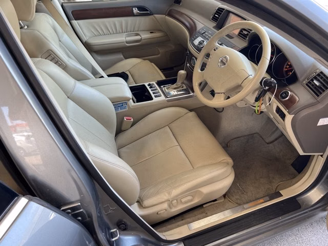 NISSAN FUGA