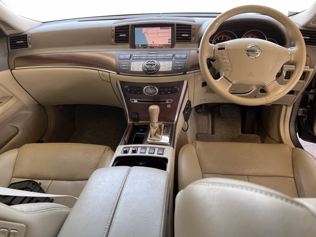 NISSAN FUGA