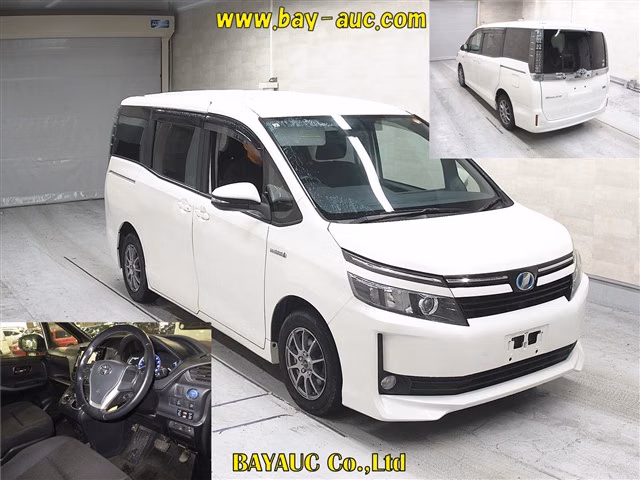 TOYOTA VOXY
