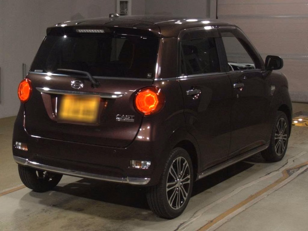 DAIHATSU CAST