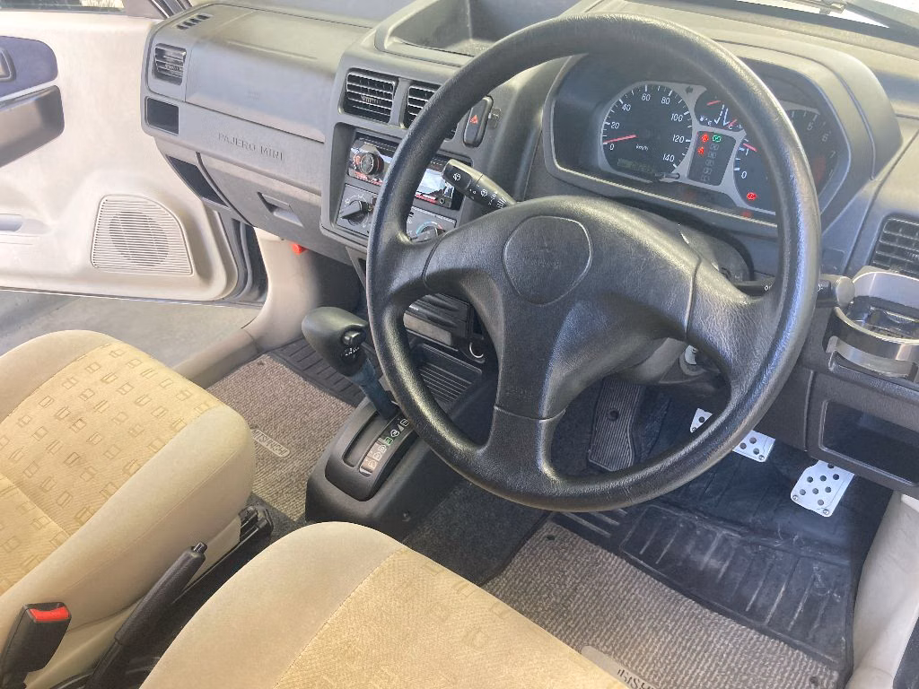 MITSUBISHI PAJERO MINI