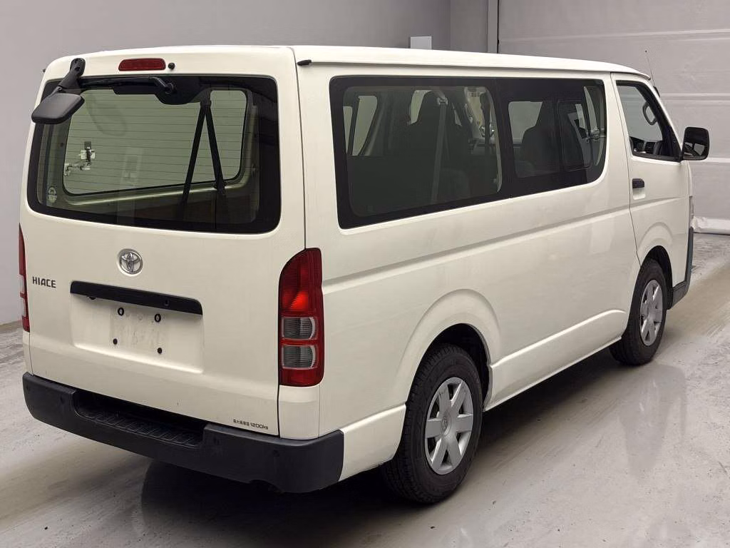 TOYOTA REGIUS ACE