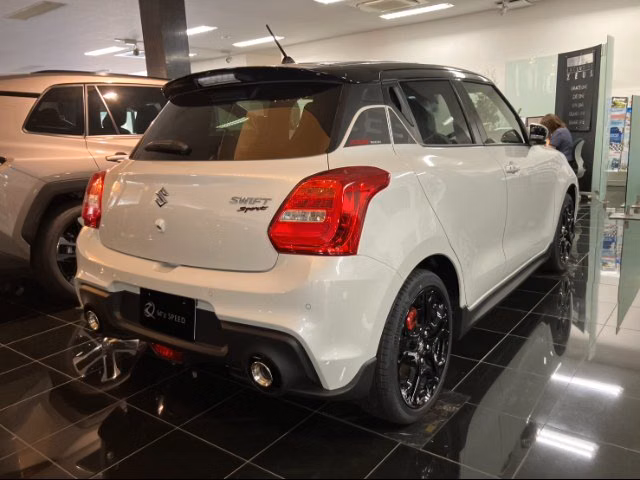 SUZUKI SWIFT