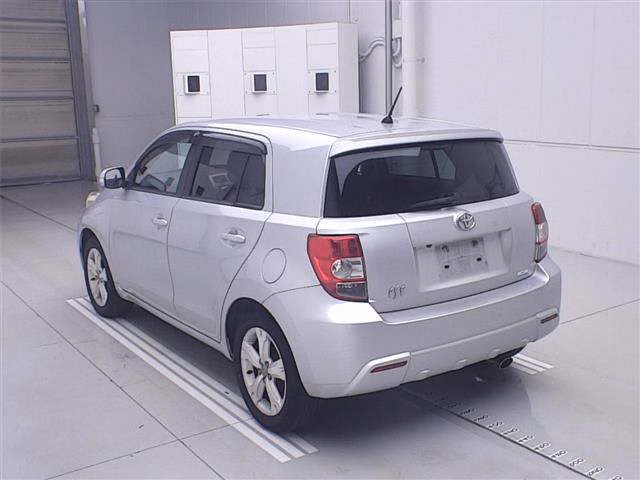 TOYOTA IST