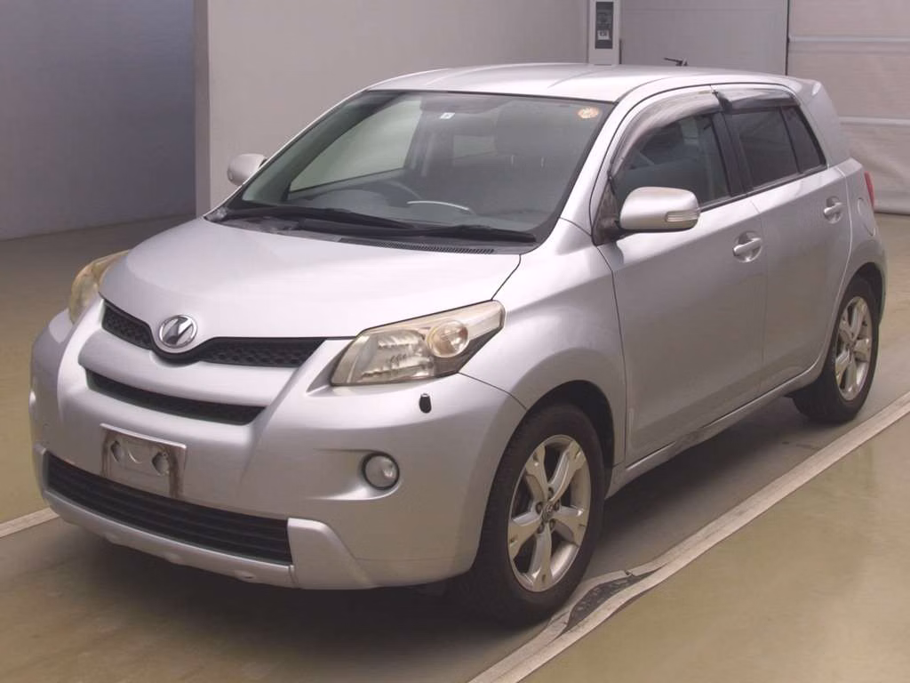TOYOTA IST