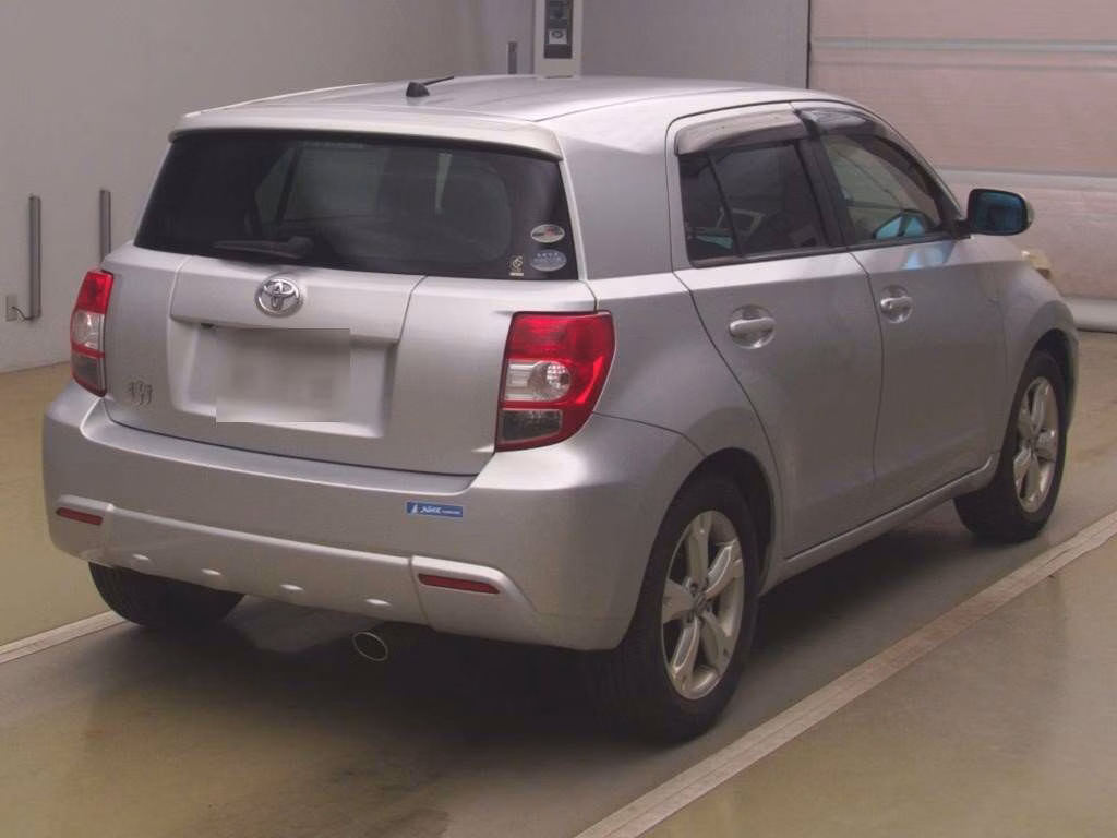TOYOTA IST