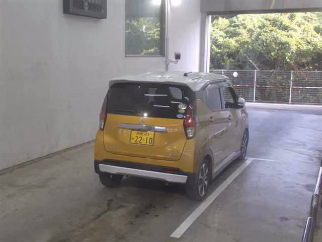 MITSUBISHI EK X