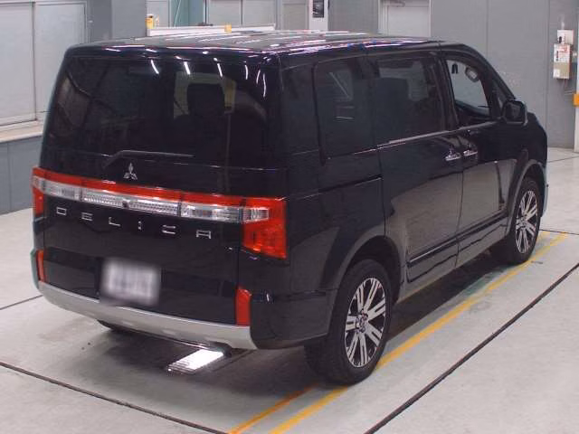 MITSUBISHI DELICA D:5