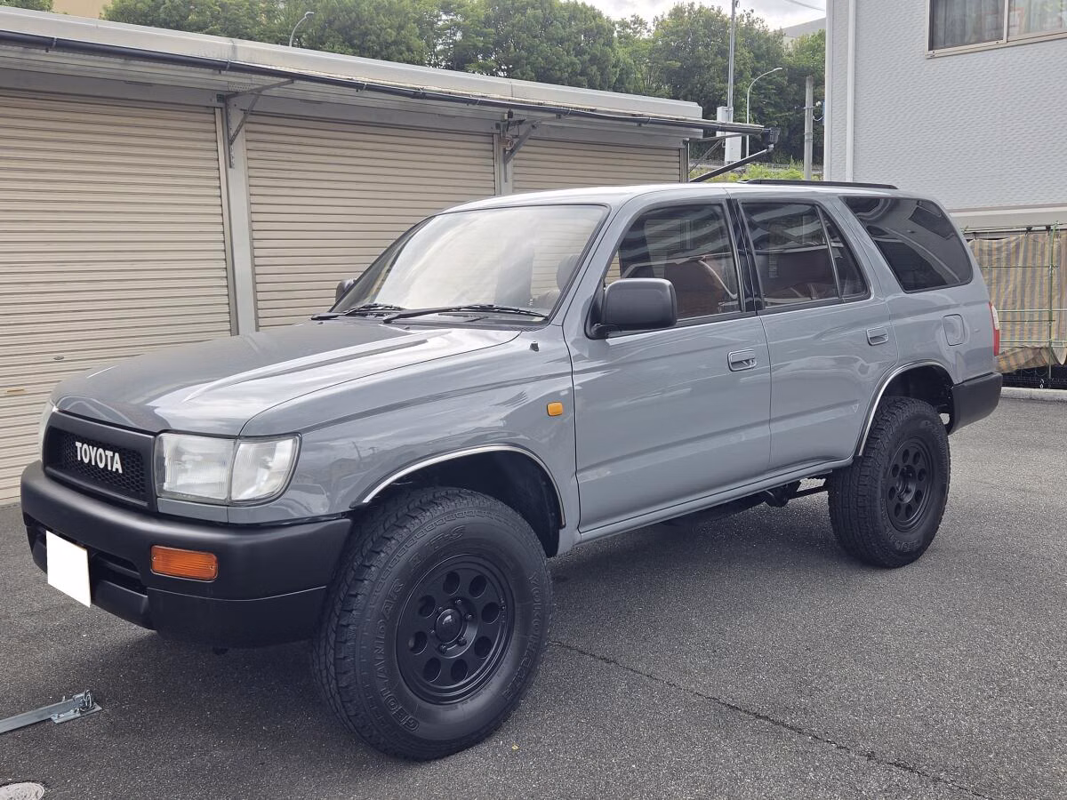 TOYOTA HILUX SURF