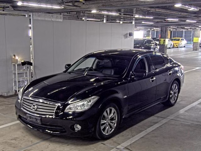 NISSAN FUGA