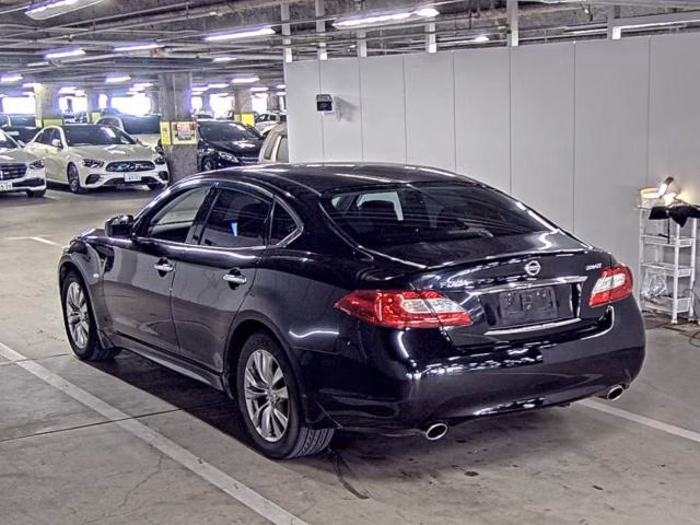 NISSAN FUGA