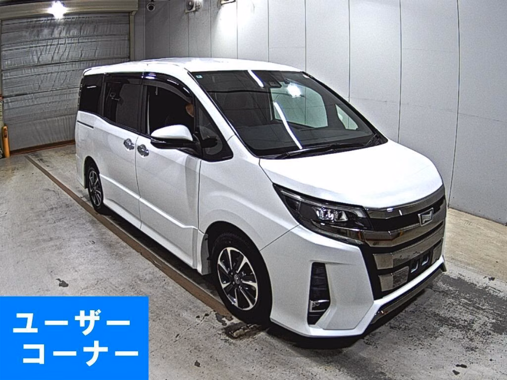 TOYOTA NOAH