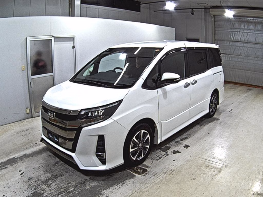 TOYOTA NOAH